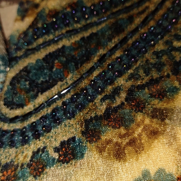 Womens blouse, size Small, long sleeves, snap front Closure, beaded. NWOT - Picture 11 of 13